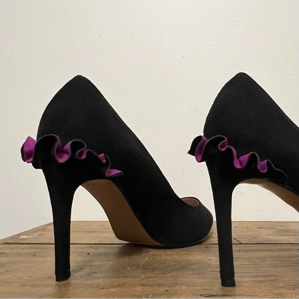 Betsey Johnson Dorthi Black Suede Ruffle Back Heels - Picture 6 of 9